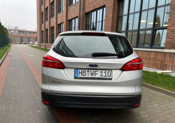 Ford Focus cena 26900 przebieg: 220000, rok produkcji 2017 z Wrocław małe 407
